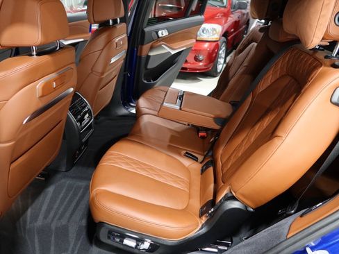Used 2025 BMW X7 M60i AWD/4WD image 19