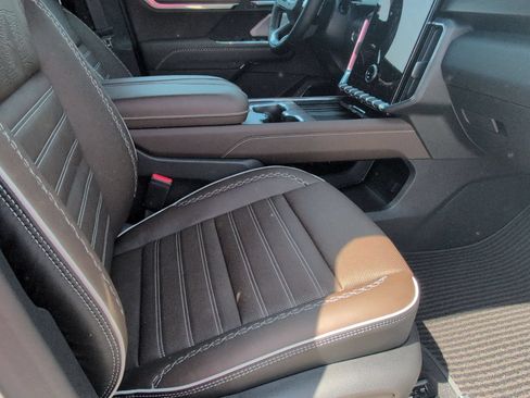 New 2026 GMC Acadia Denali Ultimate FWD image 31