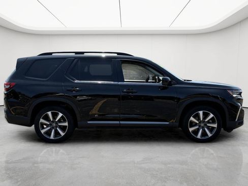 Used 2025 Honda Pilot Elite image 9