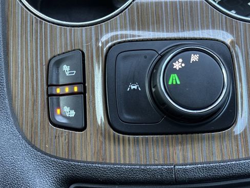 Used 2023 GMC Acadia SLE w/ Driver Convenience Package image 22