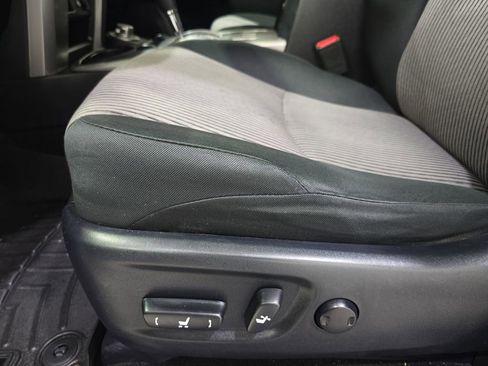 Used 2014 Toyota 4Runner SR5 AWD/4WD image 27