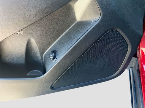 Used 2023 Chevrolet Equinox LT FWD image 18