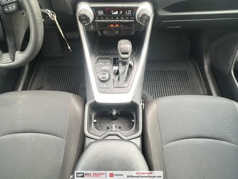 Used 2024 Toyota RAV4 LE image 9