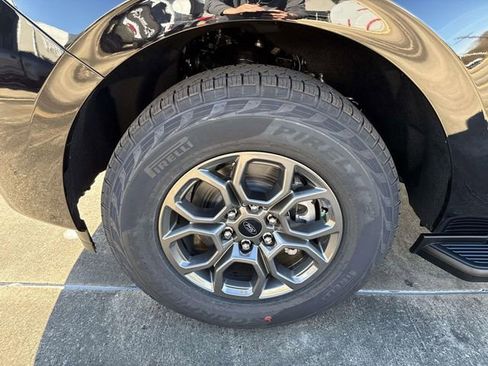 New 2026 Ford Expedition Active image 4