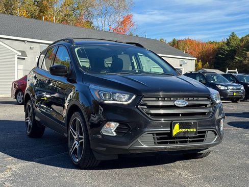 Used 2019 Ford Escape SEL image 2