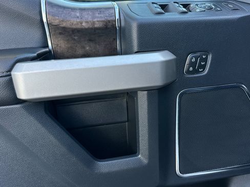 Used 2022 Ford F250 Lariat w/ Lariat Value Package image 10