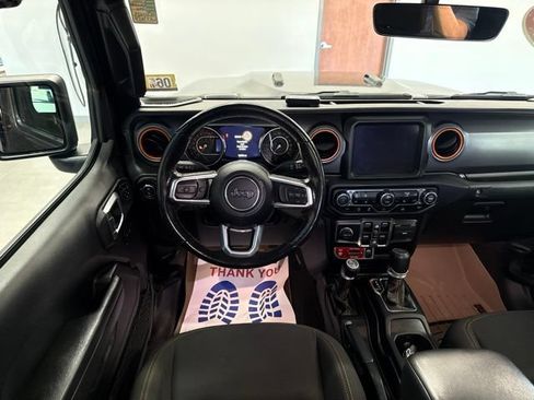 Used 2022 Jeep Gladiator Mojave w/ Cold Weather Group AWD/4WD image 44