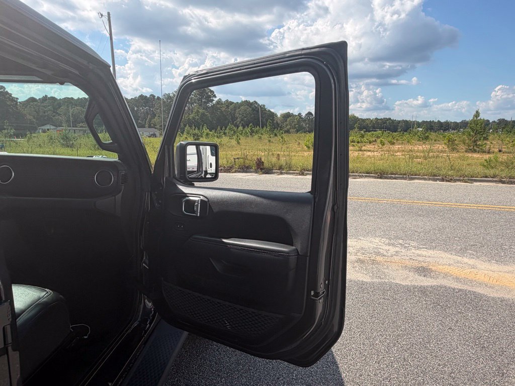 Used 2023 Jeep Wrangler Unlimited Sahara AWD/4WD image 48