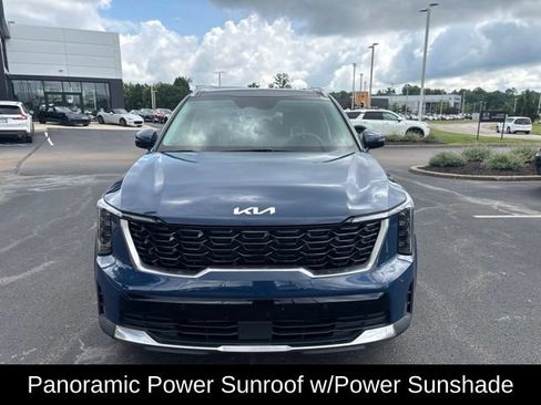 Used 2024 Kia Sorento S w/ Panoramic Sunroof Package FWD image 4