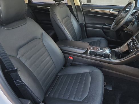 Used 2018 Ford Fusion SE w/ Equipment Group 602A image 13