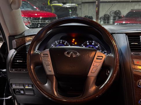 Used 2016 INFINITI QX80 Limited w/ Driver's Assistance Package image 29