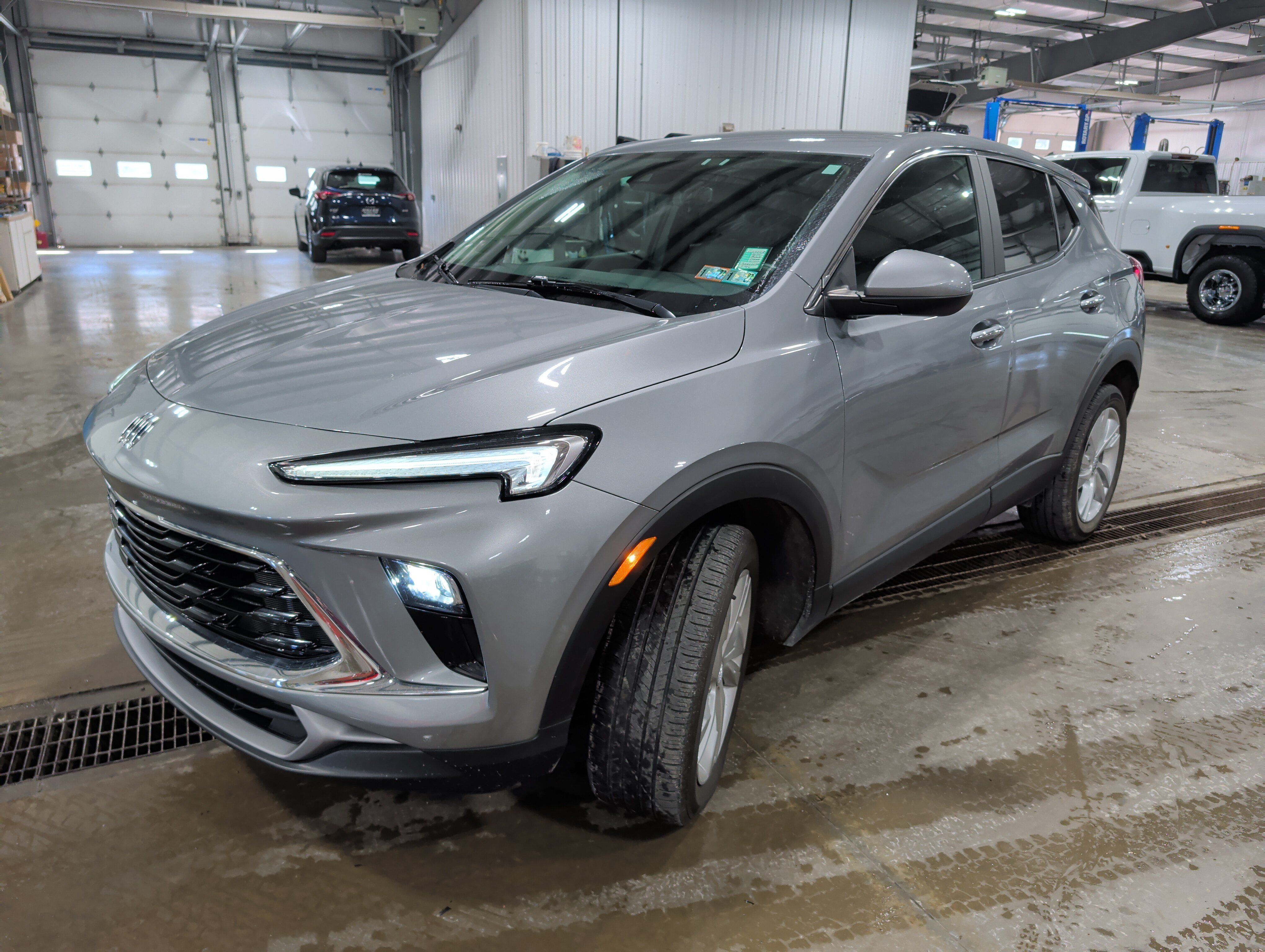 Used 2024 Buick Encore GX Preferred AWD/4WD image 6