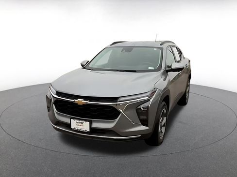 Used 2025 Chevrolet Trax LT image 7