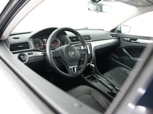Used 2015 Volkswagen Passat 1.8T Limited Edition FWD image 6