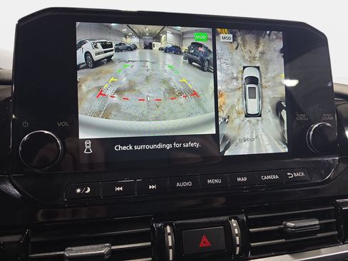 Used 2025 Nissan Pathfinder SL FWD image 23