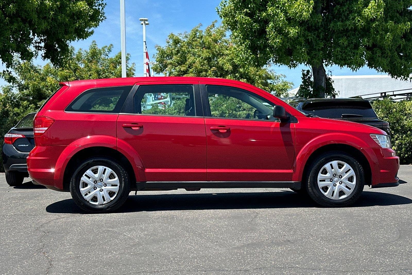 Used 2015 Dodge Journey American Value Package w/ Flexible Seating Group FWD image 2