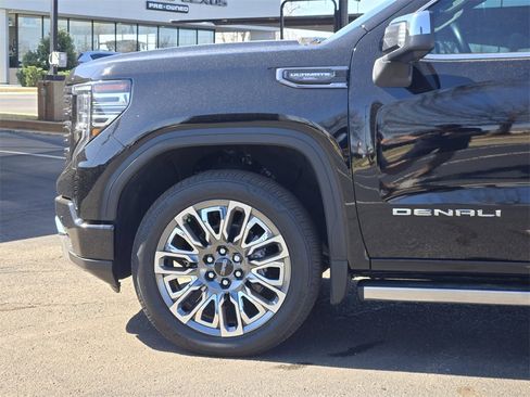 Used 2025 GMC Sierra 1500 Denali Ultimate image 8