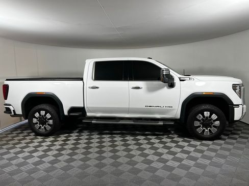 Used 2024 GMC Sierra 2500 Denali w/ Denali Reserve Package image 4