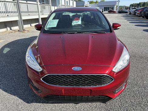 Used 2015 Ford Focus SE w/ Equipment Group 201A FWD image 10