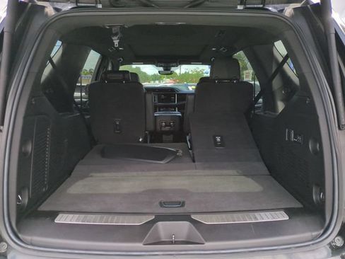 Used 2022 GMC Yukon Denali w/ Denali Premium Package AWD/4WD image 14
