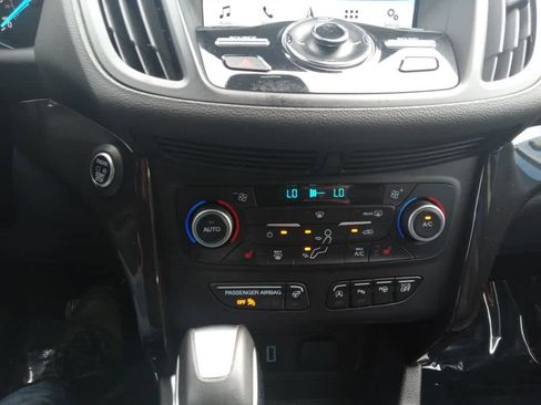 Used 2019 Ford Escape Titanium image 25