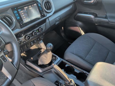 Used 2018 Toyota Tacoma 4x4 Double Cab image 36