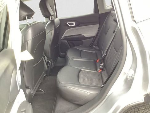 Used 2022 Jeep Compass Latitude image 13