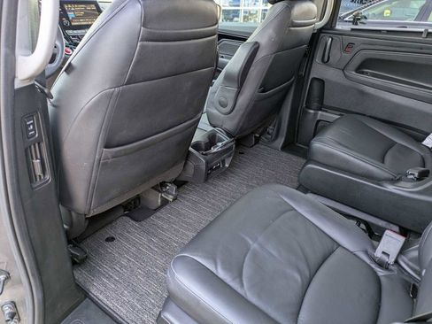 Certified 2023 Honda Odyssey Touring image 17