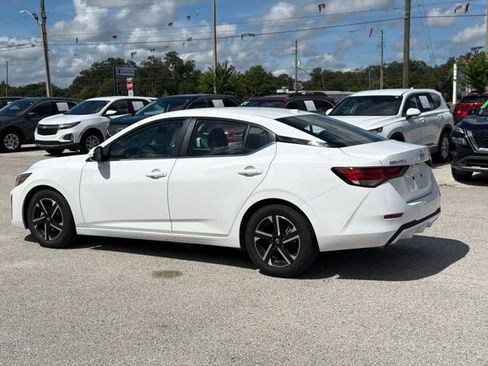 Used 2024 Nissan Sentra SV FWD image 3