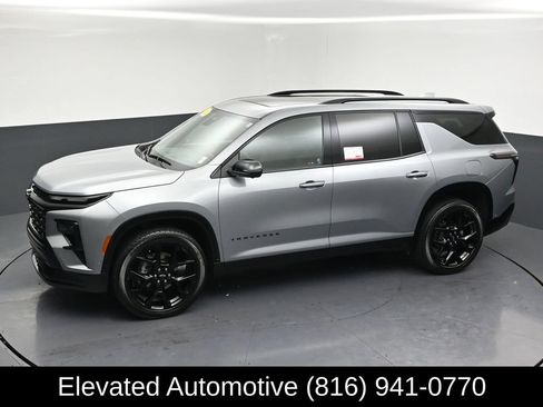 Used 2024 Chevrolet Traverse RS w/ LPO, Floor Liner Package AWD/4WD image 27