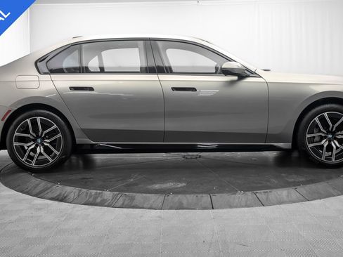 Used 2023 BMW 740i RWD image 8