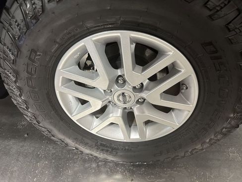 Used 2019 Nissan Frontier SV image 12