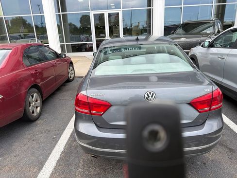 Used 2013 Volkswagen Passat 2.5 SEL FWD image 4