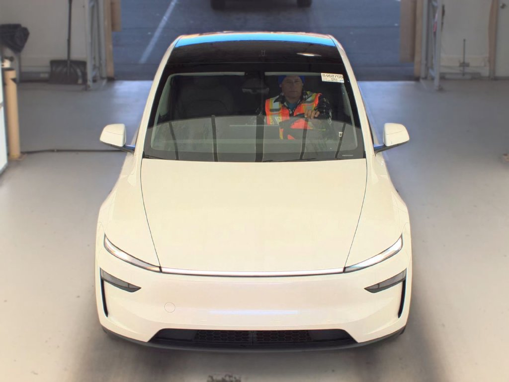 Used 2026 Tesla Model Y Long Range AWD/4WD image 2