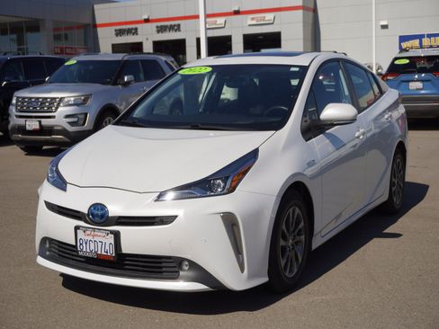 Used 2022 Toyota Prius Limited w/ Premium Convenience Package FWD image 7