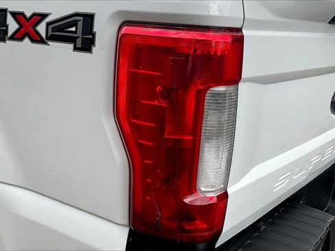 Used 2017 Ford F250 XL w/ Power Equipment Group AWD/4WD image 23