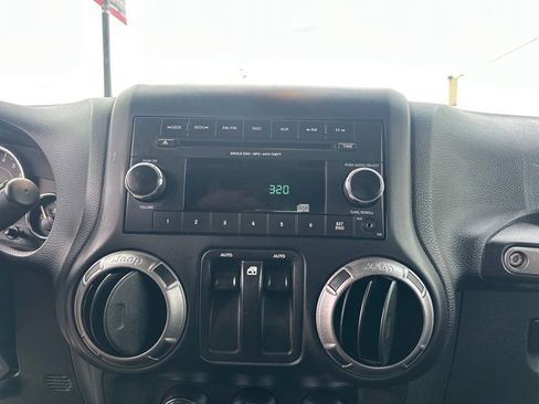 Used 2018 Jeep Wrangler Sport image 25