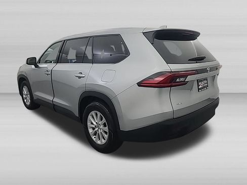 Used 2025 Toyota Grand Highlander AWD image 7