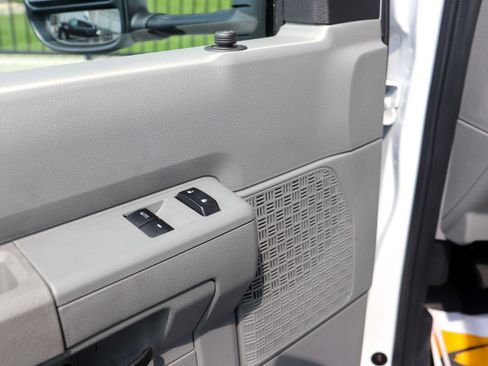 Used 2024 Ford E-450 and Econoline 450 Super Duty w/ Driver's Safety Package RWD image 15
