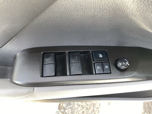 Used 2022 Toyota Camry LE FWD image 18