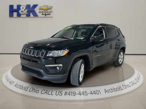 Used 2020 Jeep Compass Latitude w/ Popular Equipment Group AWD/4WD image 3