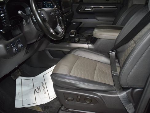 Used 2024 Chevrolet Silverado 1500 ZR2 image 39