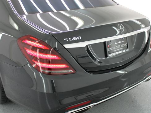 Used 2018 Mercedes-Benz S 560 Sedan image 20