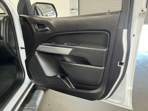 Used 2018 Chevrolet Colorado LT RWD image 12