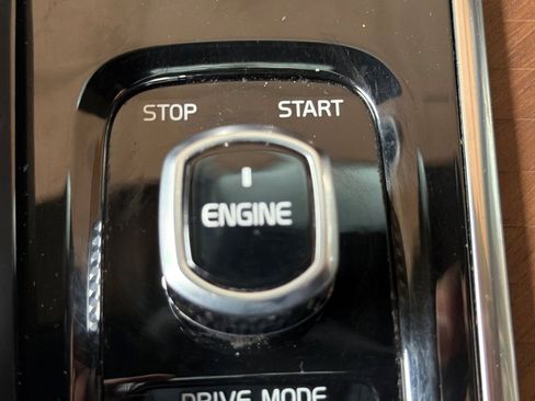 Used 2017 Volvo XC90 T8 Excellence image 23