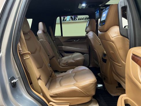 Used 2017 Cadillac Escalade Platinum image 52