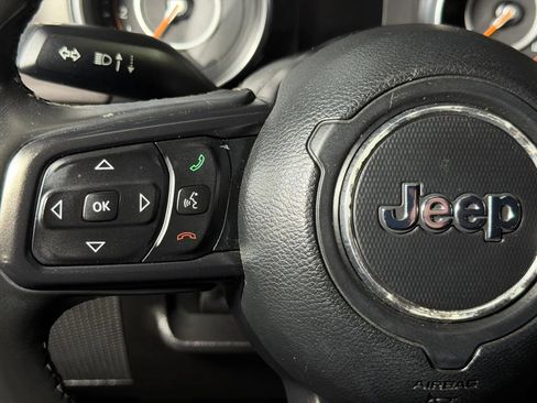 Used 2018 Jeep Wrangler Unlimited Sport S AWD/4WD image 27