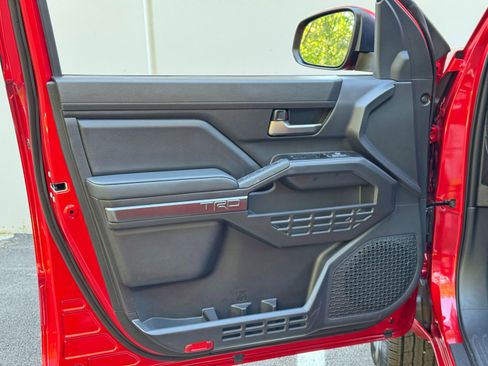 Used 2025 Toyota Tacoma TRD Sport image 41