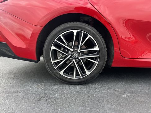 Used 2025 Toyota Camry XLE image 38