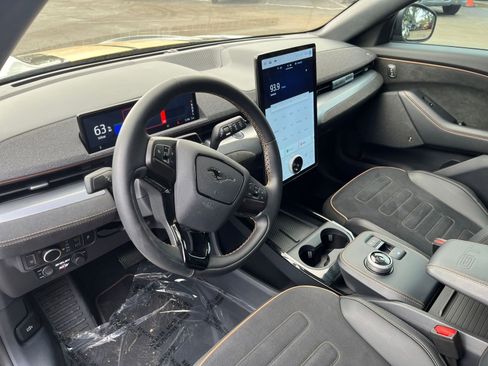 Used 2023 Ford Mustang Mach-E GT image 32